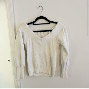 Chelsea 28 sweater, white, off the shoulder, size XXS